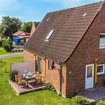 3 Bedroom Cozy In