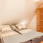 3 Bedroom Cozy In Prázdninový dům Friedrichskoog