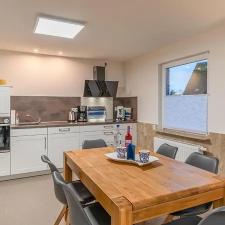 3 Bedroom Cozy In