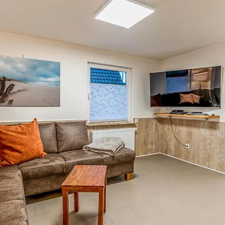 3 Bedroom Cozy In Nyaraló *