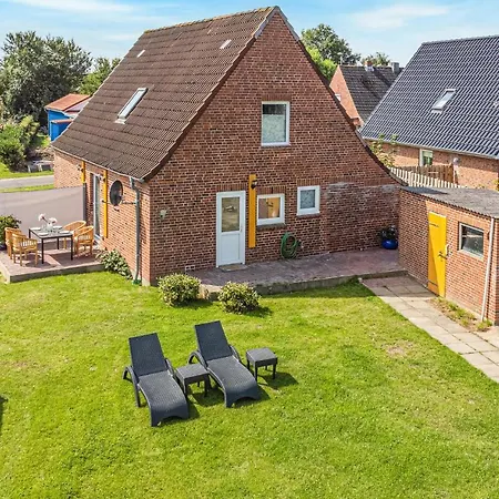 3 Bedroom Cozy In * Friedrichskoog