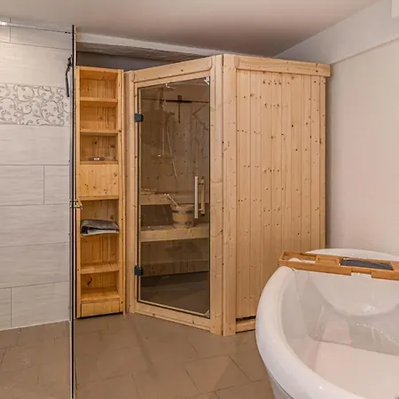 3 Bedroom Cozy In בית נופש *