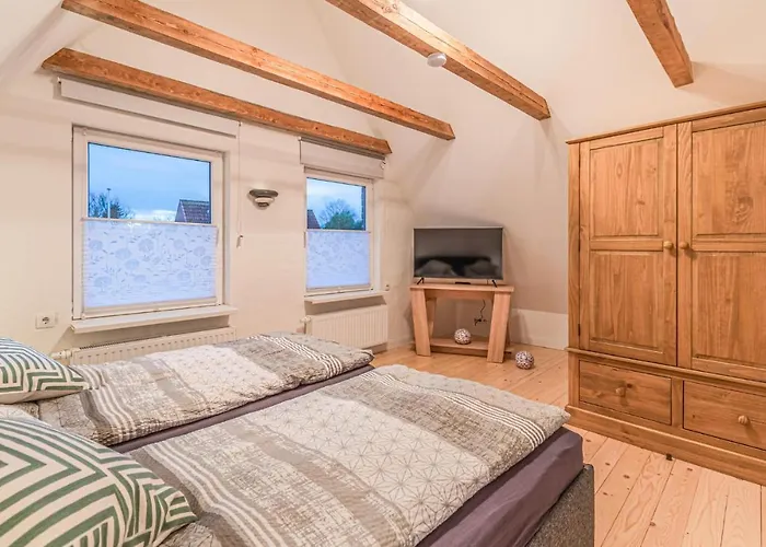 3 Bedroom Cozy In *